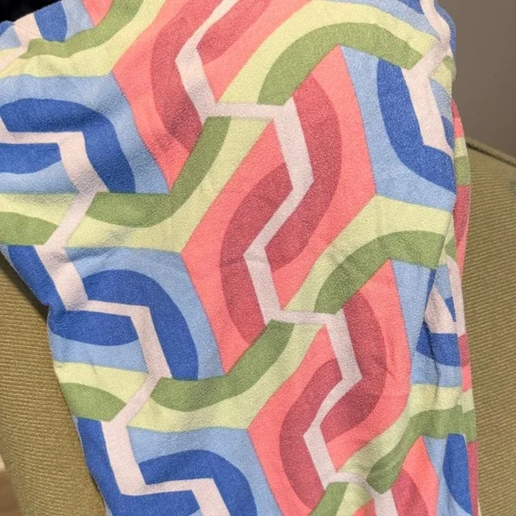 LuLaRoe Multicolor Geometric TC Leggings - Picture 2 of 2